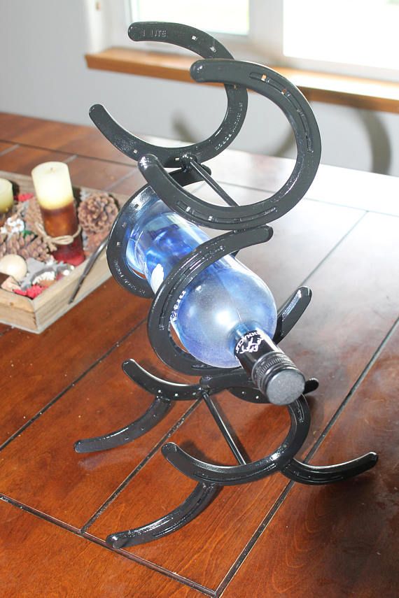 Horseshoe three place standing wine rack Horseshoe three place standing wine rack