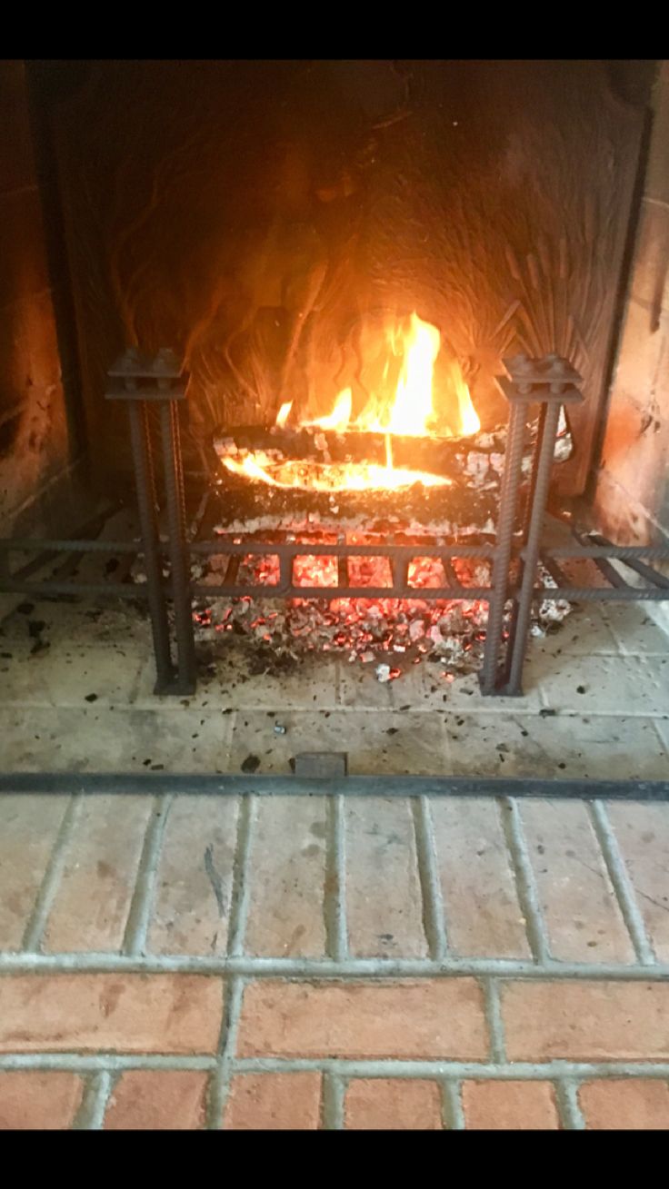 Best 25+ Fireplace grate ideas on Pinterest | Fireplace ...