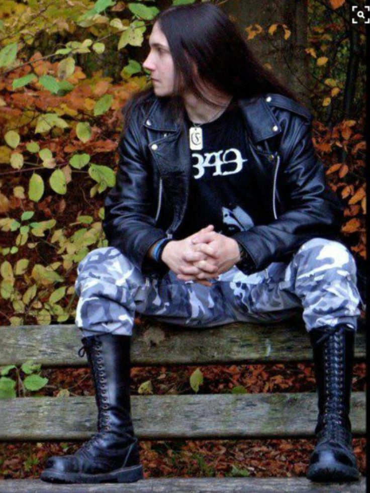 Punkerskinhead Black metal fashion, Metalhead fashion, Heavy metal fashion.