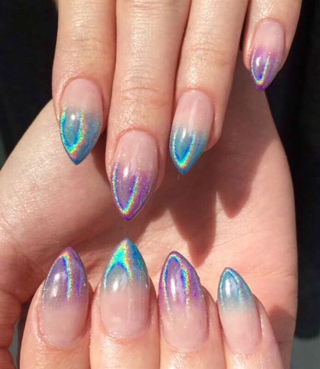 Day 95: Spring Holo Nail Art – – NAILS Magazine