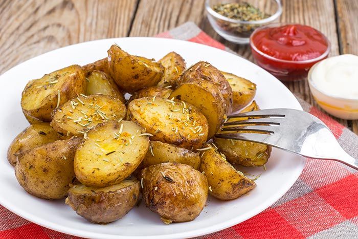 Receta De Patatas Al Horno Caseras Muy Fáciles Comedera Recetas Tips Y Consejos Para Comer Mejor Receta Recetas Con Patatas Recetas Con Papas Receta Patatas Al Horno