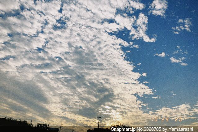 夕陽に照らされる雲の群れの写真 画像素材 Snapmart スナップマート 雲 写真 画像 写真 夕陽に照らされる雲の群れの写真 画像素材 Snapmart スナップマート 雲 写真 画像 写真