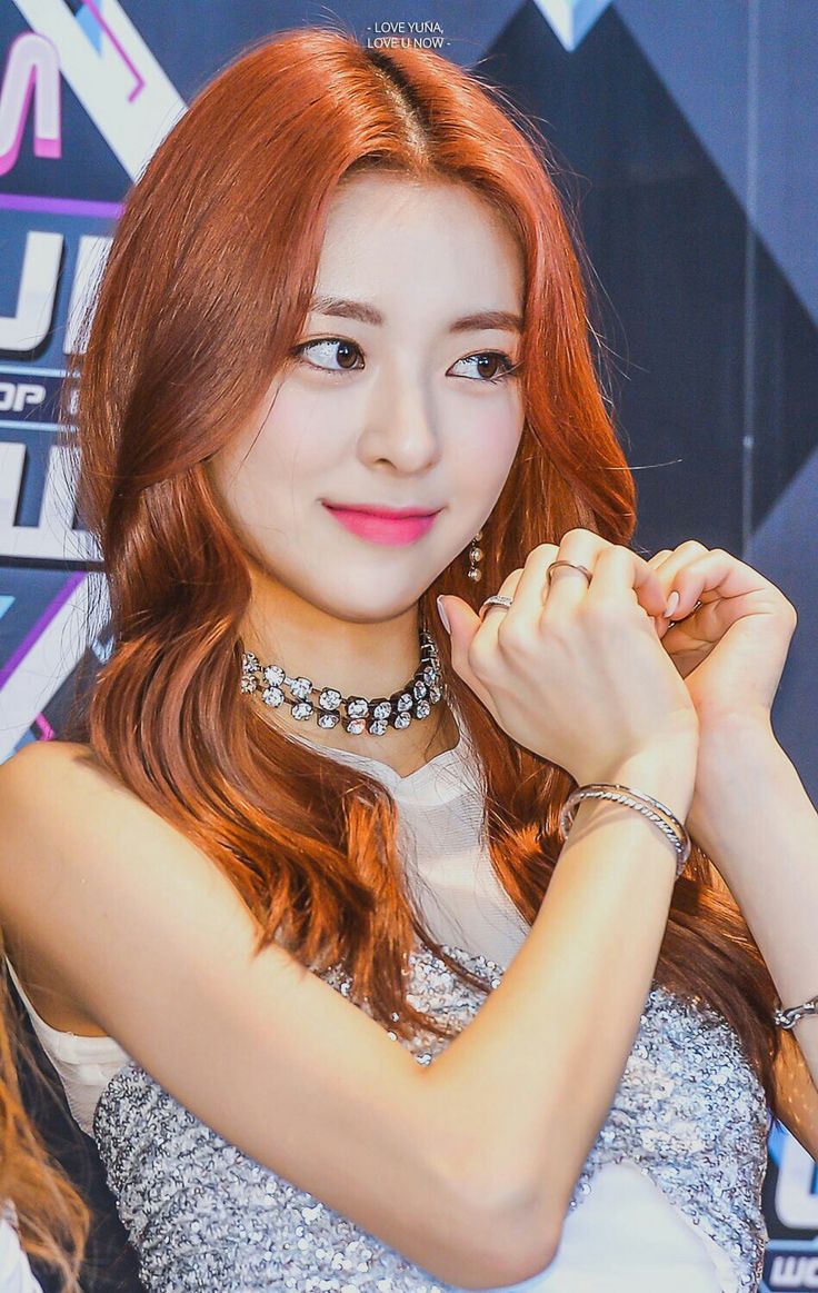itzy shin yuna itzy shin yuna