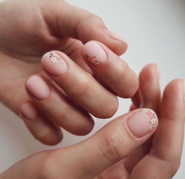 Krasivyj Nezhnyj Nyudovyj Manikyur In 2020 Short Nail Manicure