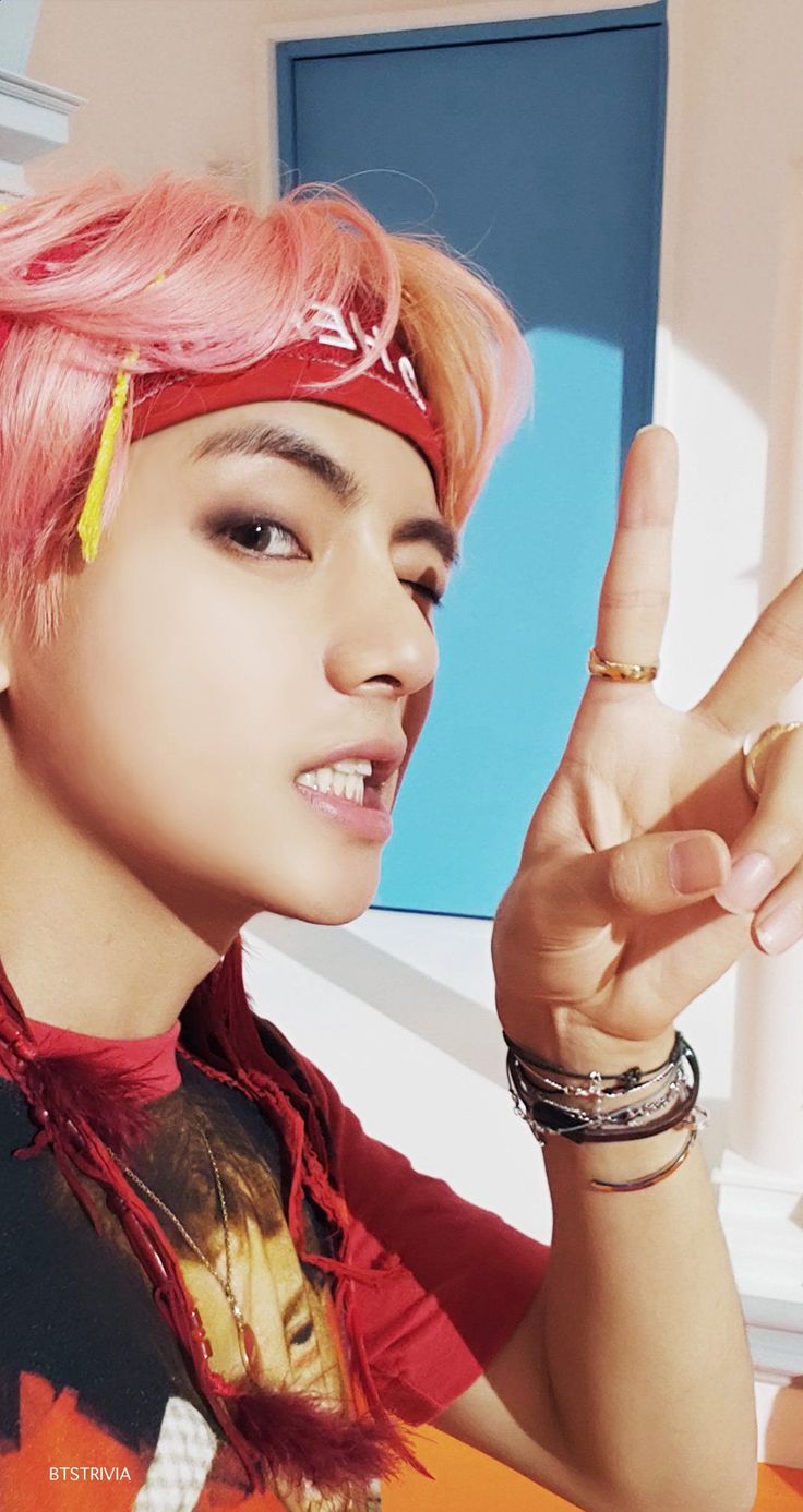 ???? on #btsselca Joo ???????? on Twitter: LG 셀카 #뷔… in 2020 | Taehyung, Bts jungkook, Bts taehyung
