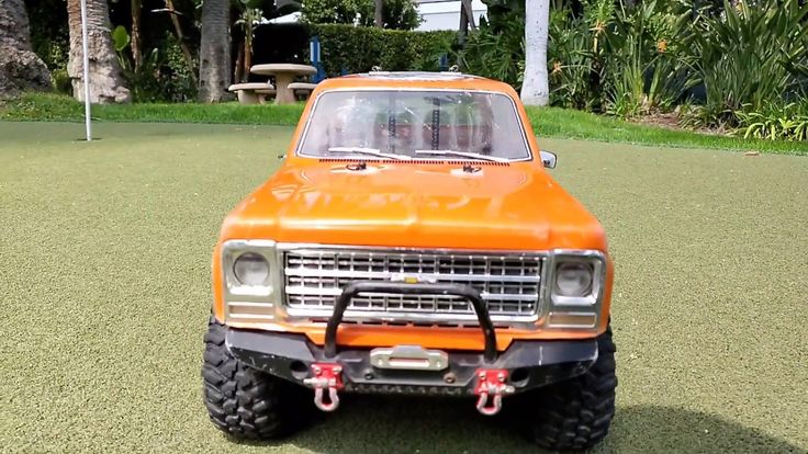 Traxxas TRX-4 Chevy K5 Blazer RC Rock Crawler (Crawling, Bashing
