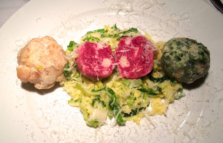 Tris vom Knödel Hommage an Südtirol Leckere vegetarische gerichte, Knödel, Knödel rezept