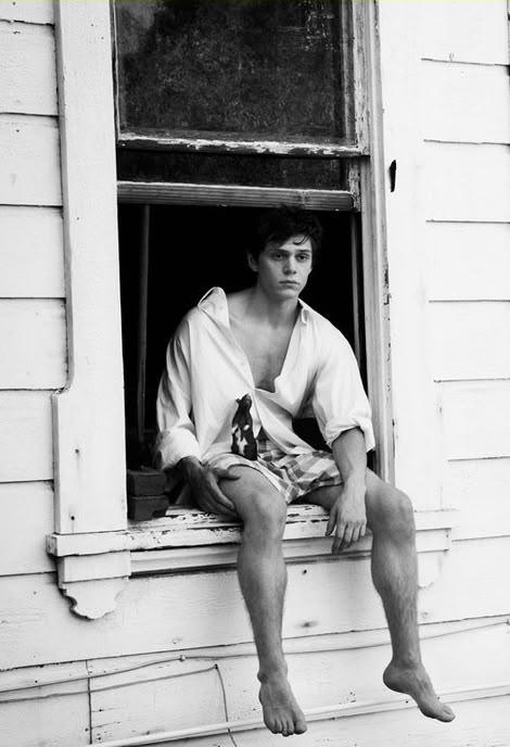 https://i.pinimg.com/736x/b5/a2/3b/b5a23beb133fd335f40cd10f3bca6b46--evan-peters-hot-new-love.jpg