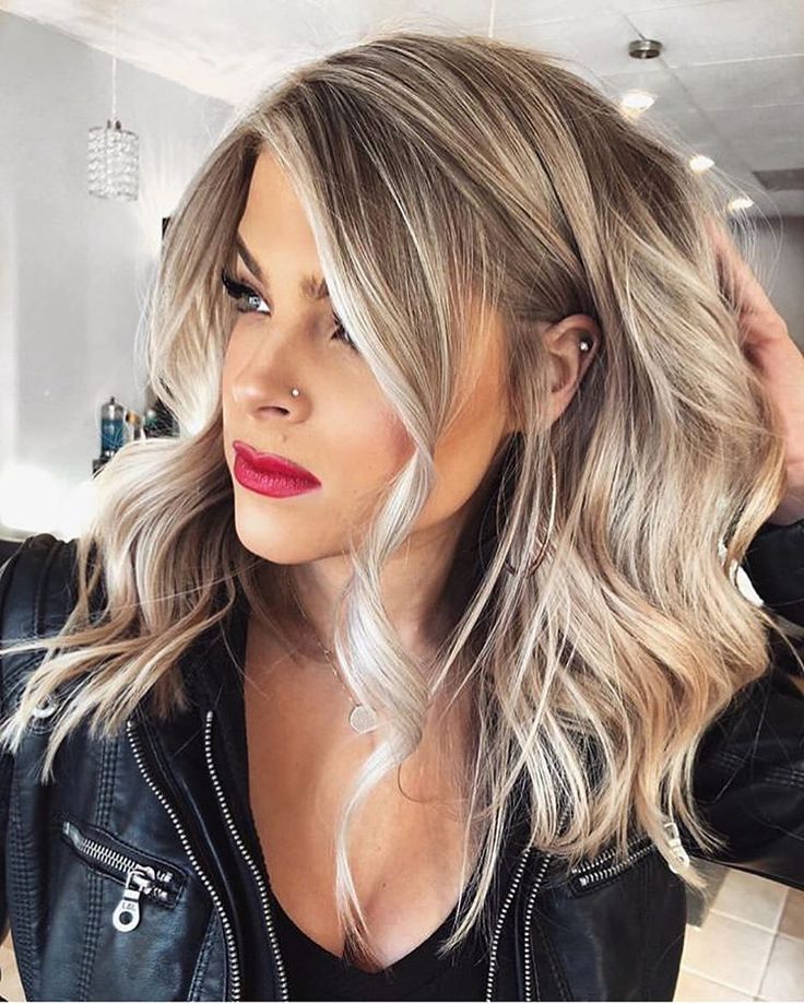 Blond mit blauen spitzen