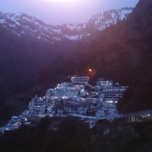 mata vaishno devi bhajan mata vaishno devi bhajan