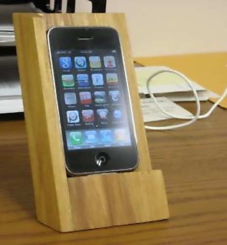 DIY Wooden IPhone Stand A Cool And Elegant Made From The Wood In Barrels DIY Wooden IPhone Stand A Cool And Elegant Made From The Wood In Barrels