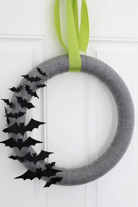 35 hauntingly creative diy halloween wreaths