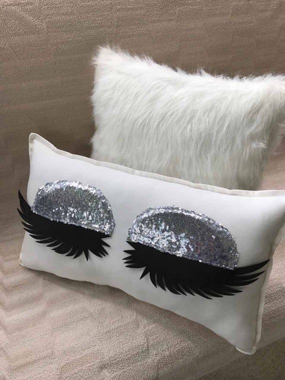 Include 2 Pillow Eyelash Pillow Set Eyelash Pillow With Furr Etsy Pillow Set Pillows Eyelash Pillow
