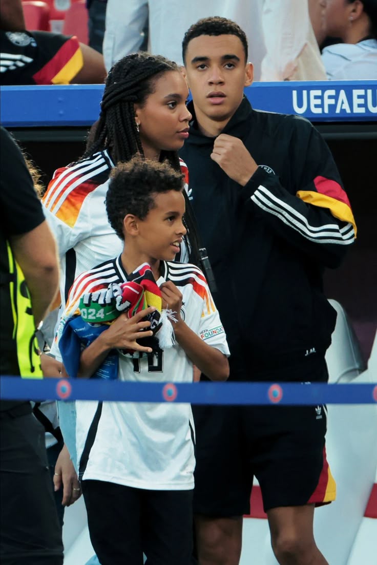 Jamal Musiala with his sister and brother in 2024 Jamal, Soccer boyfriend, Cutie patootie