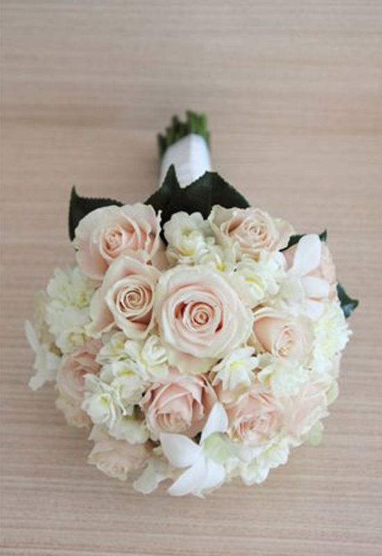 Best 25 Pink Rose Bouquet Ideas On Pinterest Bridal Vi Räknar Ner Blondinbella Isabella Löwengrip Pale Pinkpink Rosespink Peonieswhite Bouquetswedding