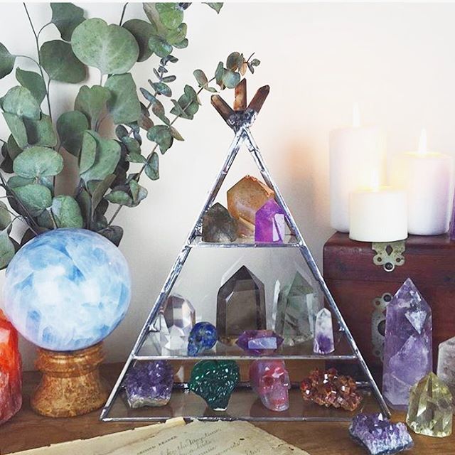 5 Huge Reasons We All Need To Live In Homes With High Vibe Energy Meditation Room Decor Crystals - Crystal Home Decor 5 Huge Reasons We All Need To Live In Homes With High Vibe Energy Meditation Room Decor Crystals - Crystal Home Decor