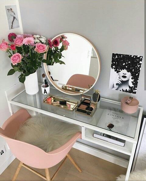 Beautiful And Glamorous Vanity Makeup Storage Beautiful And Glamorous Vanity Makeup Storage