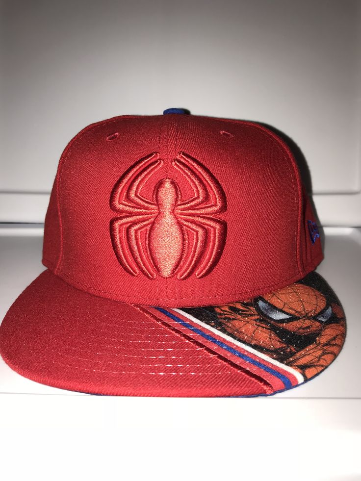 New era Marvel Spider-Man symbol with picture on half of brim vize snapback