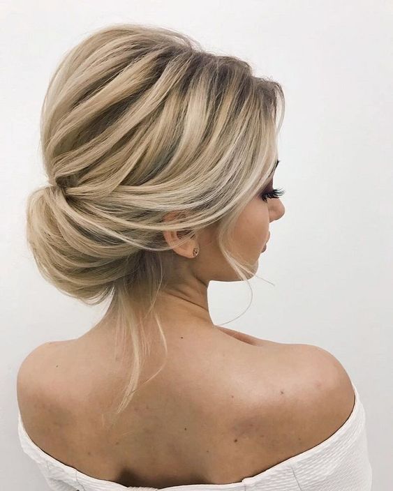 17 Fashionable and Stylish Updos for Medium Size Hair 17 Fashionable and Stylish Updos for Medium Size Hair