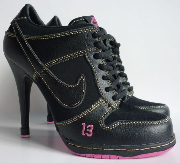 Black Nike Shoes