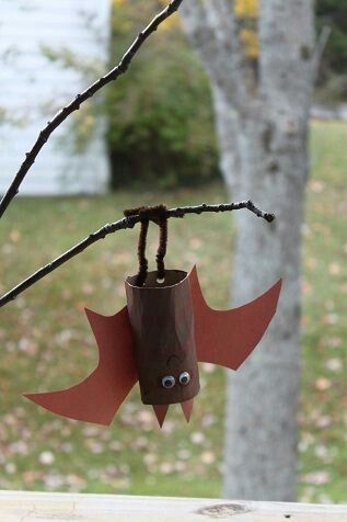 Bat craft using toilet paper roll