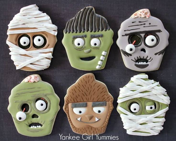 adorable halloween monsters using a cupcake cookie cutter shape - Halloween Cookies Decorating Ideas adorable halloween monsters using a cupcake cookie cutter shape - Halloween Cookies Decorating Ideas