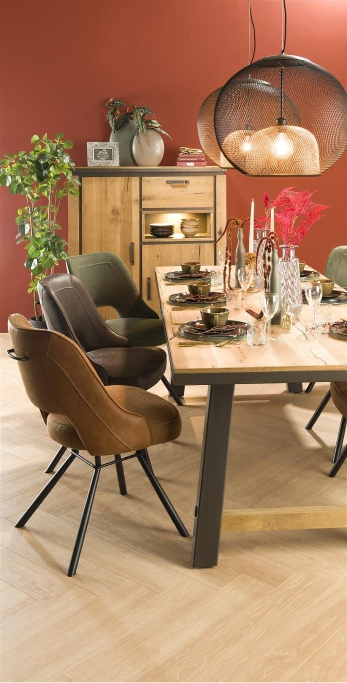 Chris eetkamerstoel zwart frame pocketvering + greep rond Chris, eetkamerstoel zwart frame pocketvering + greep rond