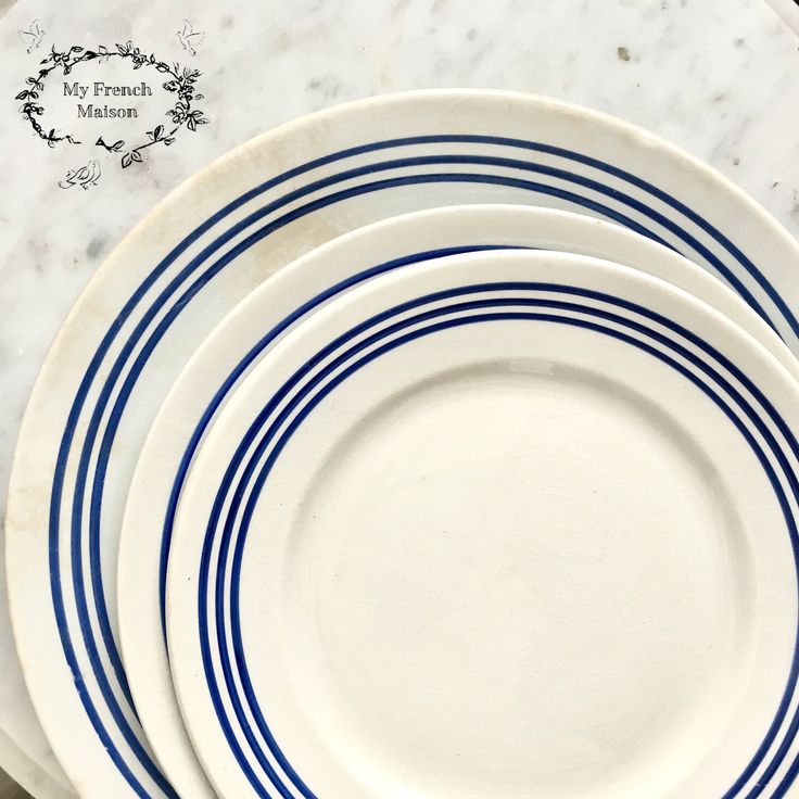 vintage-french-bistro-plates-french-country-decorating-kitchen