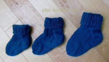 Stricken Sie Babysocken in 3 Größen einfach selber mit unserer kostenlosen Anl...