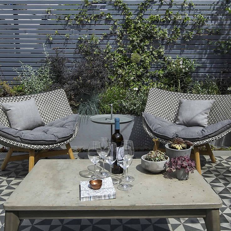 kensington courtyard garden design living green walls illuminated with garden lighting in this limited space vestra limestone slab - Garden Furniture Designs kensington courtyard garden design living green walls illuminated with garden lighting in this limited space vestra limestone slab - Garden Furniture Designs