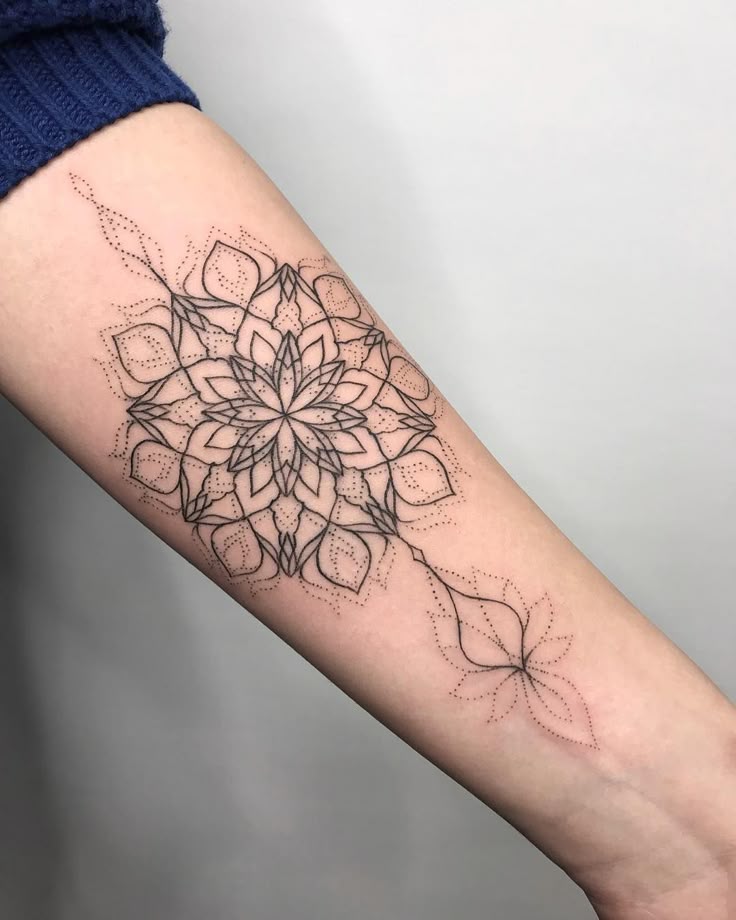 (@dasha_sumtattoo Instagram: dotwork #linework #tattoo #mandala #mandalatattoo ...