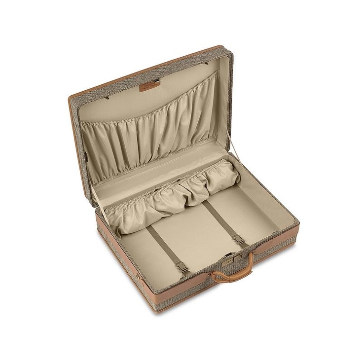 The Tweed Collection 26" Woodbox Pullman / Interior Zip around The Tweed Collection 26" Woodbox Pullman / Interior Zip around