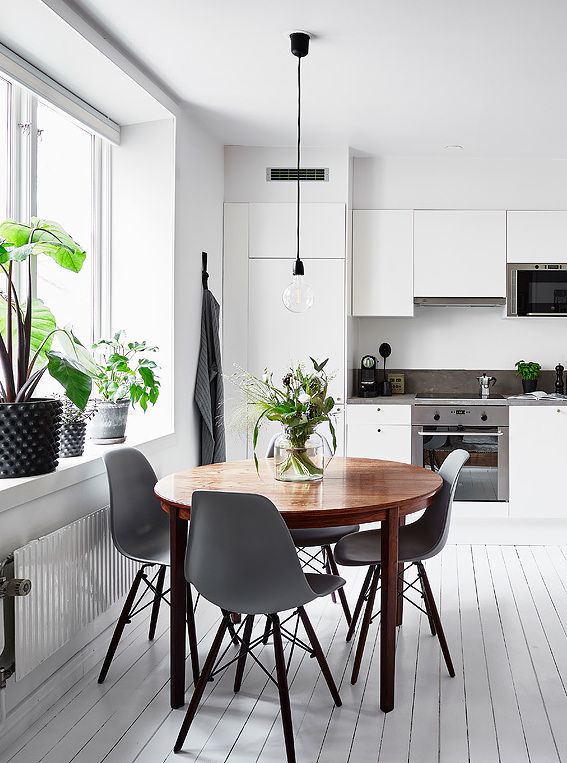 the kitchen is clean and ready for us to eat in it's own space