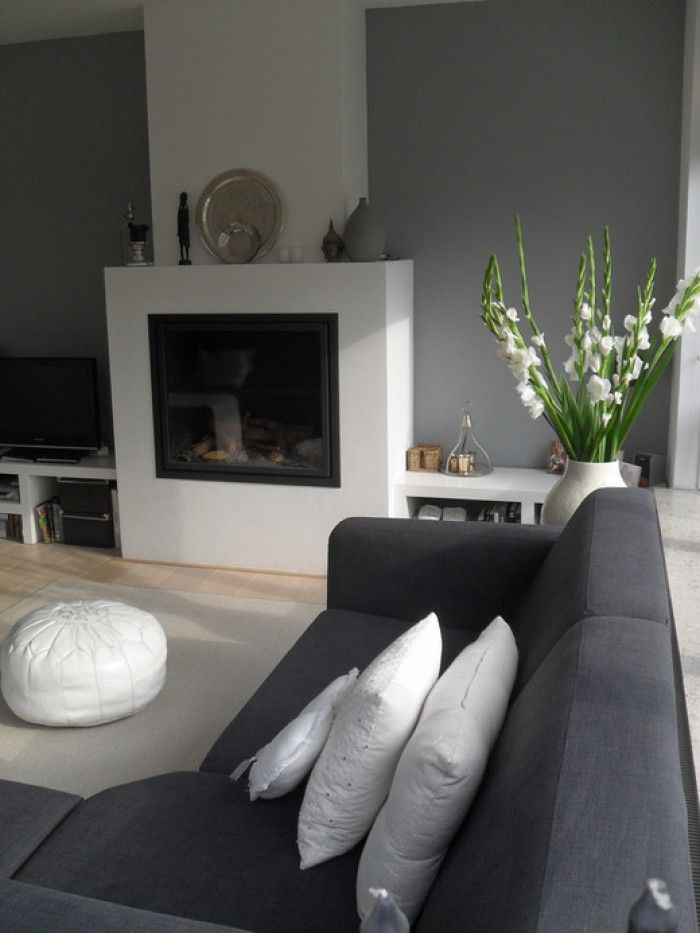 https://i.pinimg.com/736x/b9/9a/68/b99a686c7af0cc1ed785202fdb28a0d6--grey-and-white-gray.jpg