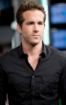 Ryan Reynolds | Ryan reynolds, Good looking actors, Celebrities