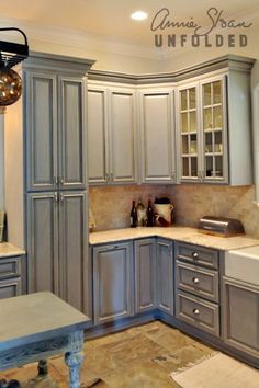 Best 25 Chalk Paint Cabinets Ideas On Pinterest Chalk Paint Pleasing Chalk Painting Kitchen Cabinets Design Inspiration Best 25 Chalk Paint Cabinets Ideas On Pinterest Chalk Paint Fascinating Chalk Painting Kitchen Cabinets 2018
