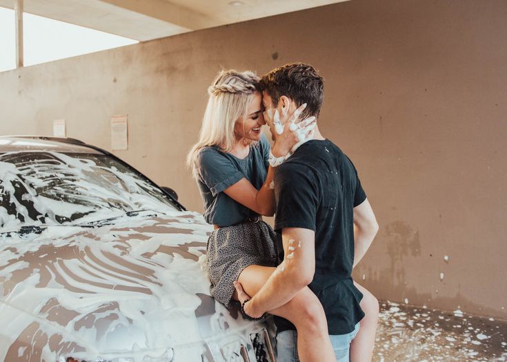Couples Car Wash Photoshoot // rkmphoto | Couple photography poses