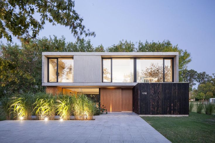 Gallery of MF House / Estudio V2 Arquitectos - 1