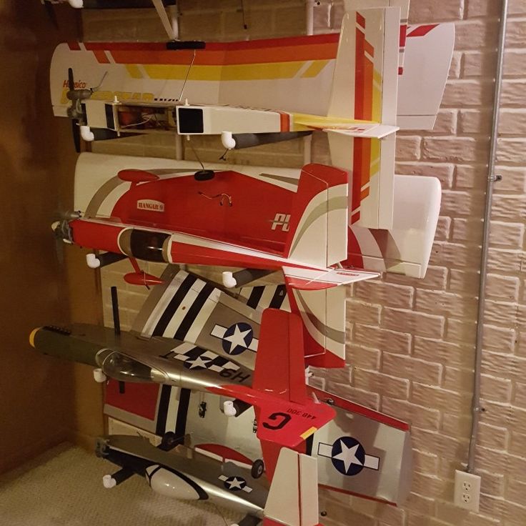 My airplane rack that takes less space and costs less than $15 | Radio
