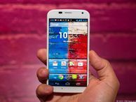 Motorola to slash prices on phones, accessories The mobile phone vendor hopes to woo consumers with Valentine's Day promotions.