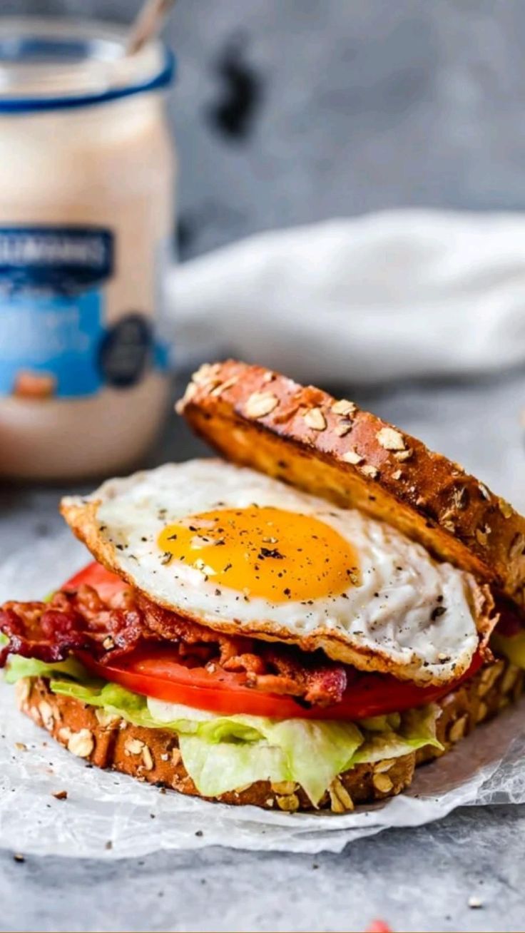 Healthy Breakfast: Bacon, Lettuce, Tomato, and Egg Sandwich