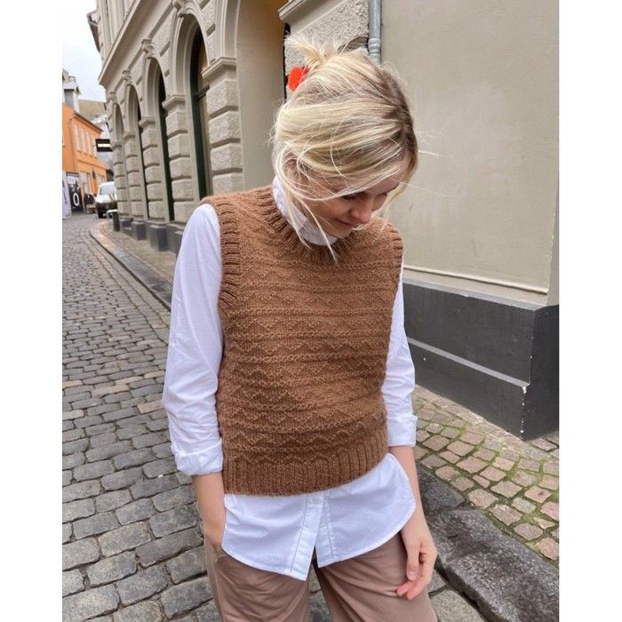Sille Slipover in 2022 | Knit vest pattern, Trendy vest, Vest pattern