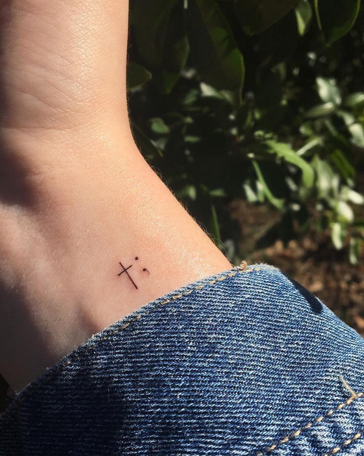 Pin De Jean Luca En Tatuagem Tatuajes De Familia Para Hombres Tatuajes Pequenos De Cruz Tatuajes De Cruzes