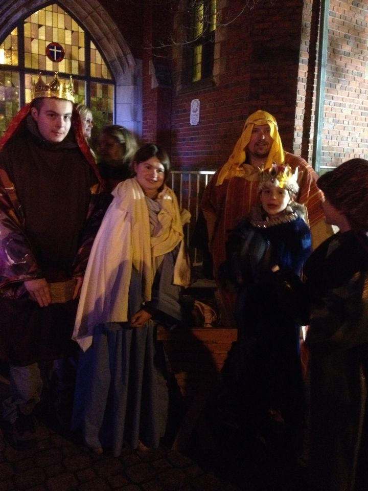 Live Nativity at WUMC during Willoughby Tree Lighting Nativity scene