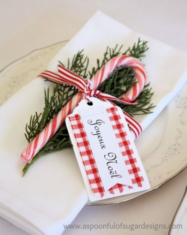Christmas Table Settings Entrancing Best 25 Christmas Table Settings Ideas On Pinterest Christmas 2017 Christmas Table Settings Adorable Best 25 Christmas Table Settings Ideas On Pinterest Christmas Design Inspiration