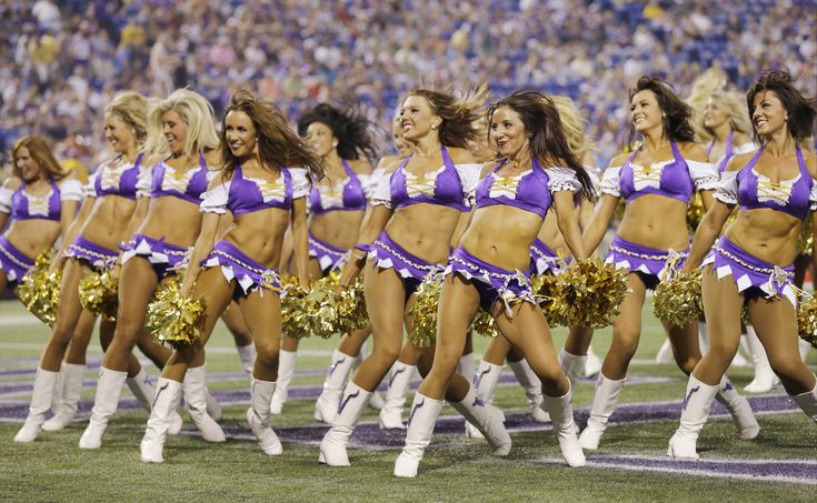 Cheerleaders belly housewife group