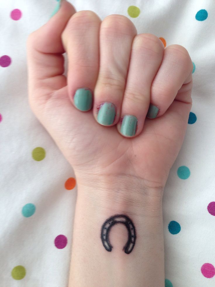 29 best horseshoe prints wrist tattoos images on pinterest deco 29 best horseshoe prints wrist tattoos images on pinterest deco