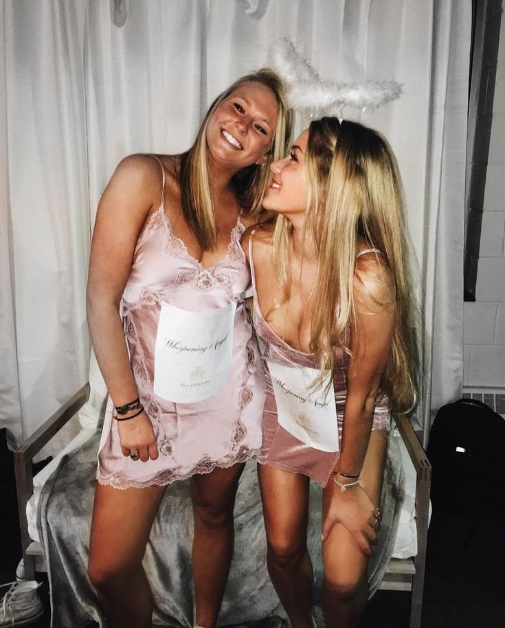 hot lesbian seduces girl