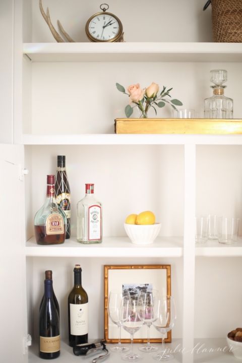 https://i.pinimg.com/736x/c0/71/82/c07182b451c07593462dd9b139059fdb--bookcase-bar-bookcase-white.jpg