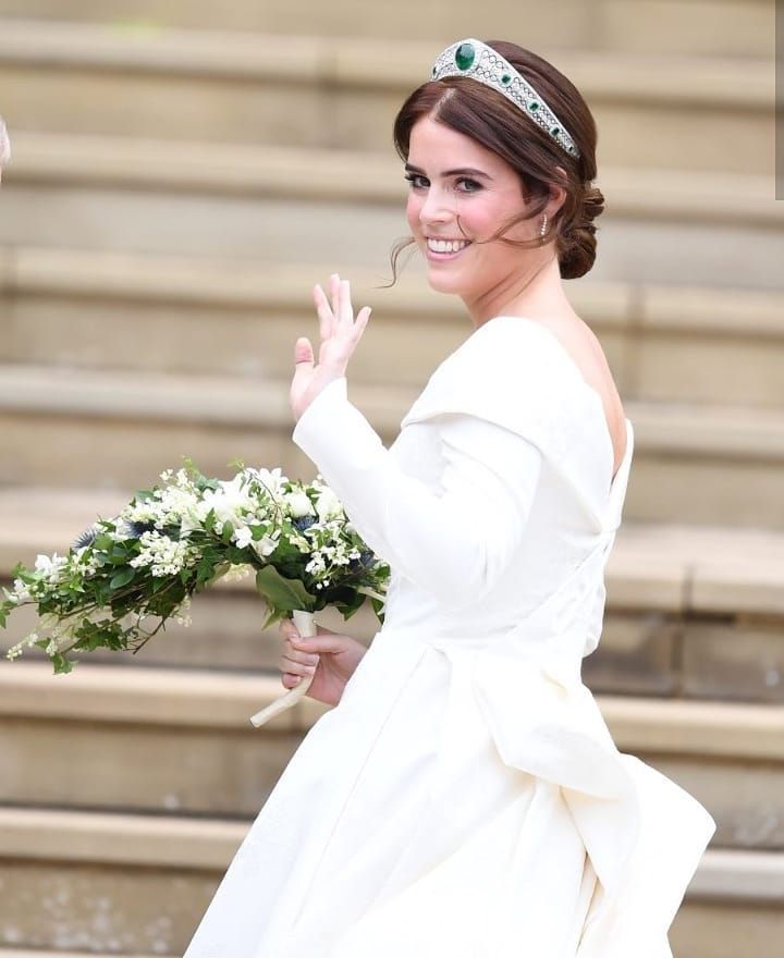 Princess Eugenie Looks Really Beautiful Konigliche Hochzeitskleider Prinzessin Eugenie Kleid Hochzeit